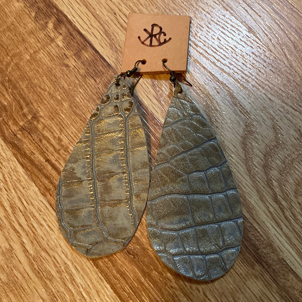 Taupe tear drop leather earrings